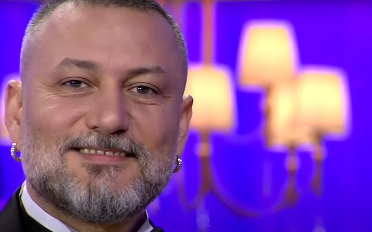 Hüsnü Şenlendirici